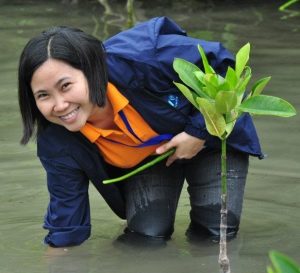 aiza-miclat-mangrove-planting